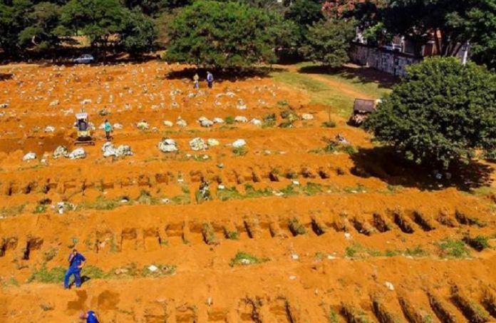 Mayor cementerio de Latinoamérica se alista para avance de COVID-19