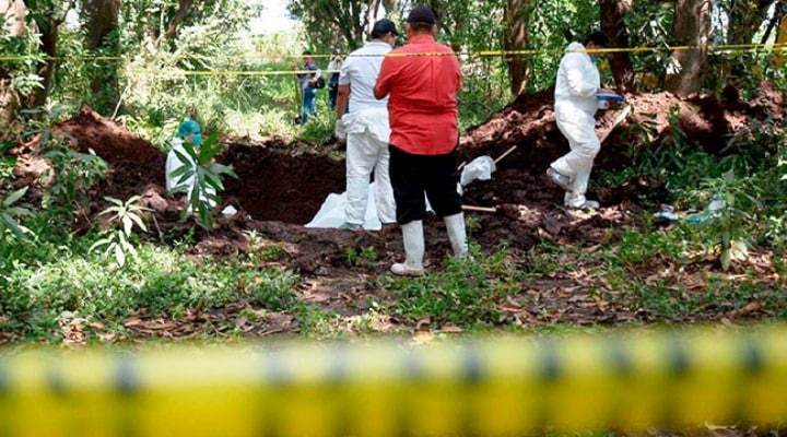 Suman 245 cuerpos rescatados de 18 fosas clandestinas en Jalisco