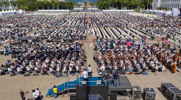 Venezuela logra RÉCORD GUINNESS a la Orquesta más grande del mundo