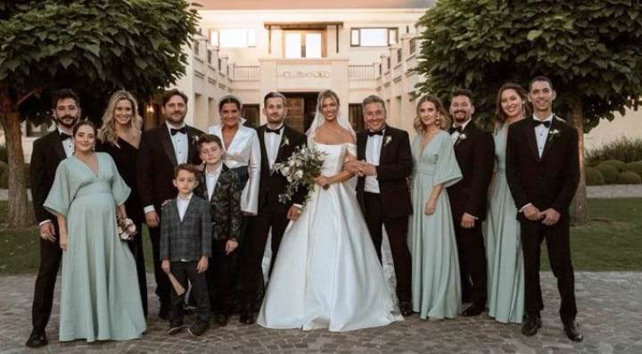 Ricardo Montaner llora al cantar “Bésame” en boda de su hijo Ricky