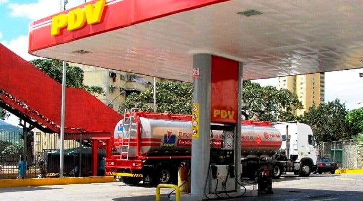 100 estaciones de servicio pasan a vender exclusivamente gasolina a precio internacional