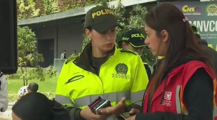 Entrega masiva de celulares robados a dueños en Bogotá: “Si uno no denuncia, estamos perdidos”