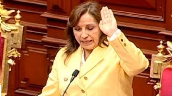 Dina Boluarte juramentada como presidenta constitucional del Perú