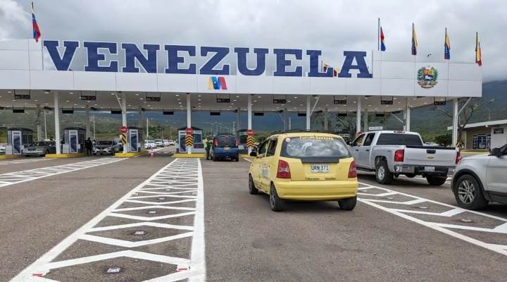 Taxistas colombianos denuncian “matraqueo” militar en Venezuela