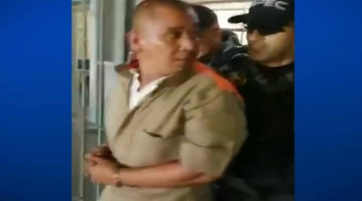 El ‘Negro Ober’ llegó a la cárcel Doña Juana, lanzando improperios contra el director: «Maldita sea»